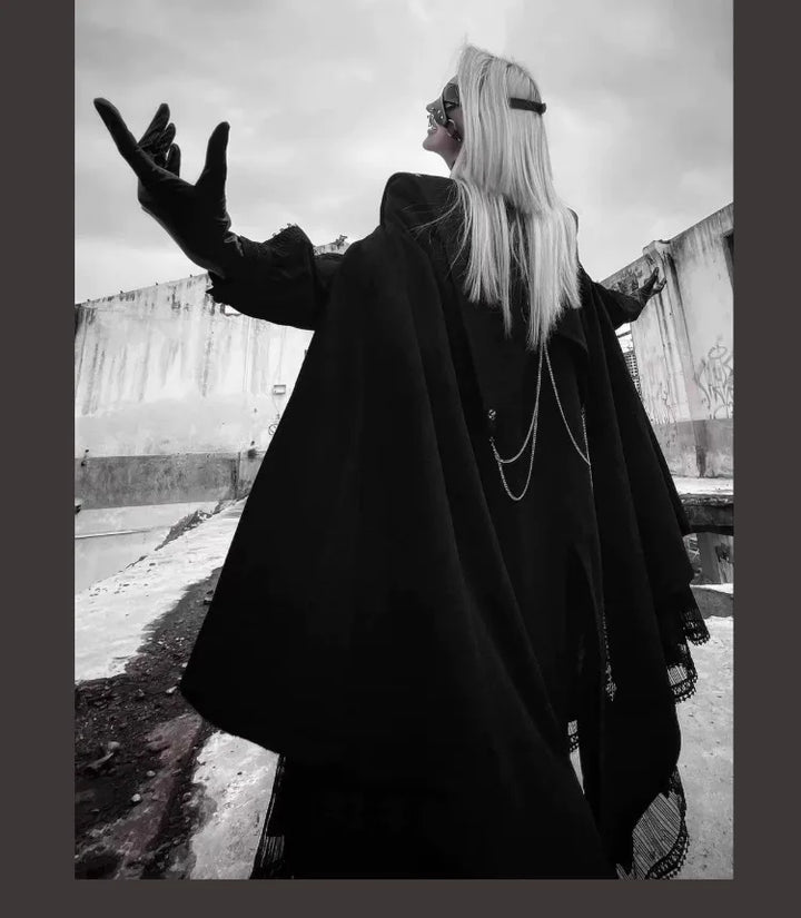 Dark Wind Sorceress Victoria Cloak